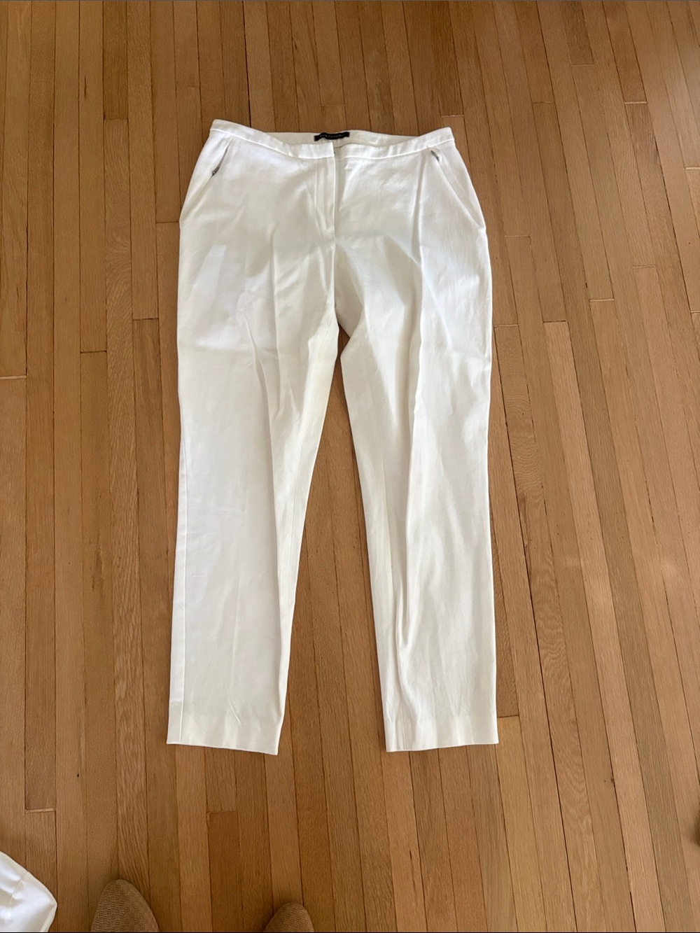 Elie Tahari White Pants - Slim Tapered